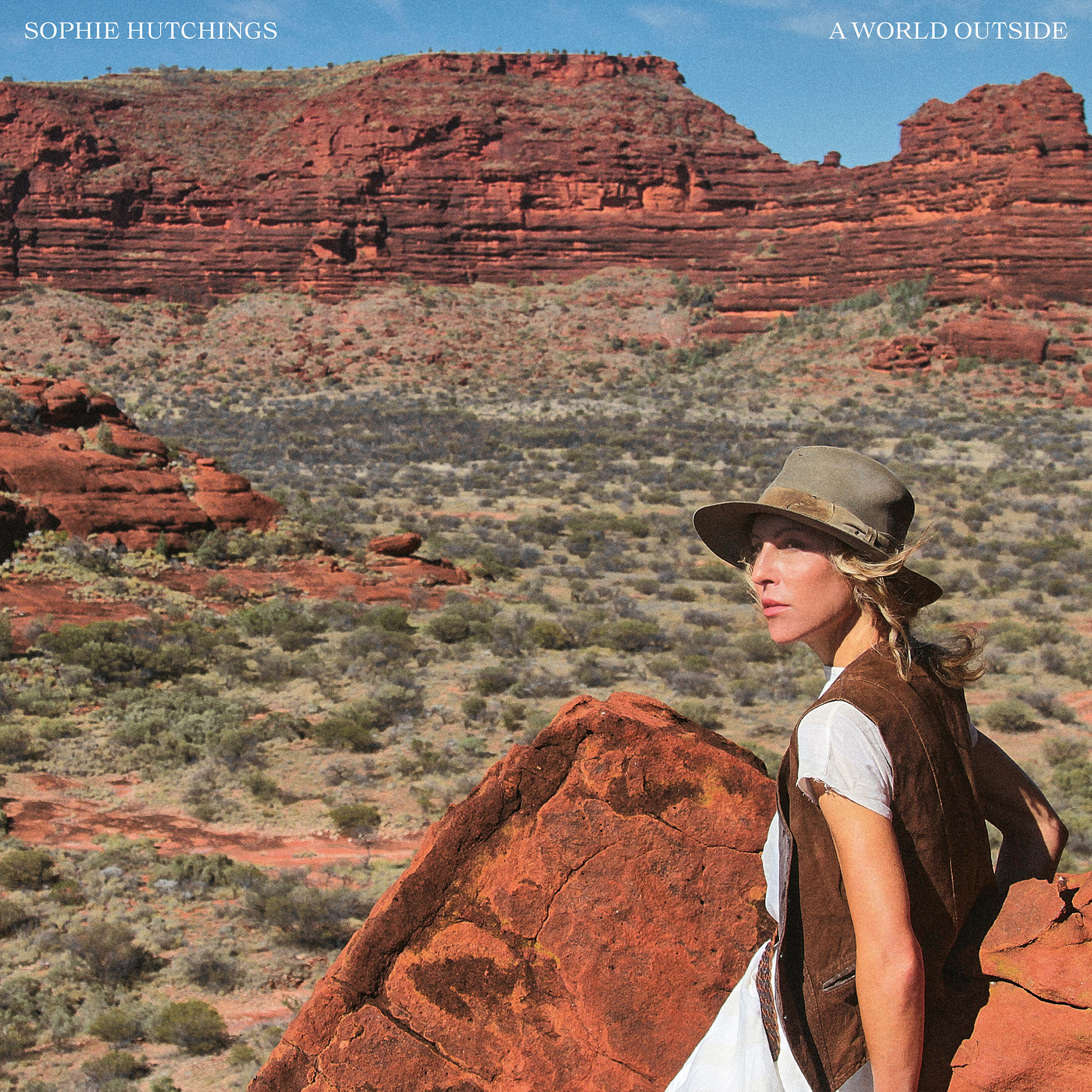 em_mkx_release_sophiehutchings_aworldoutside.png